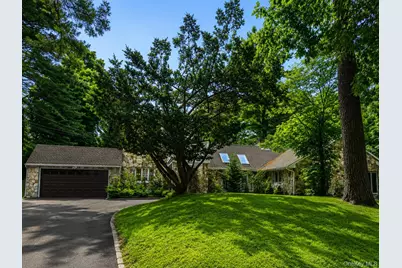 32 Valley Road, Old Westbury, NY 11568 - Photo 4