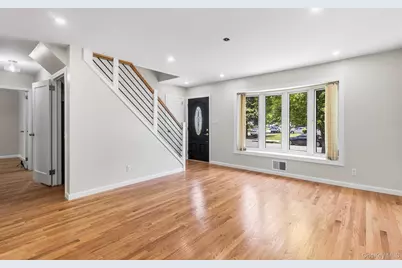 906 Stratford Drive, East Meadow, NY 11554 - Photo 6