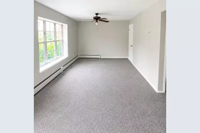 18 Black Stallion Court, Middletown, NY 10940 - Photo 2