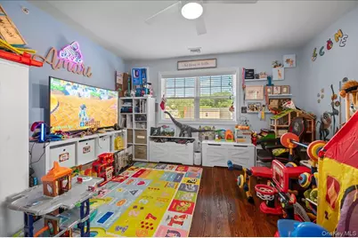 140 Winthrop Avenue, Elmsford, NY 10523 - Photo 20