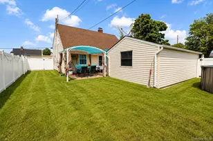 164 Bloomingdale Rd, Levittown, NY 11756 - Photo 18