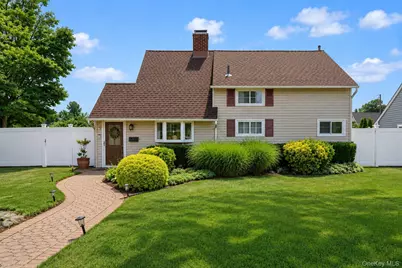 164 Bloomingdale Road, Levittown, NY 11756 - Photo 2