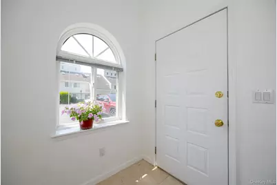 103 Crystal Hill Lane, Poughkeepsie, NY 12603 - Photo 4