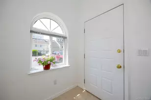 103 Crystal Hill Ln, Poughkeepsie, NY 12603 - Photo 4