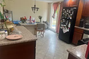 79 Fig St, Central Islip, NY 11722 - Photo 4