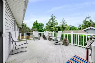 48 Meadow Ln, Hicksville, NY 11801 - Photo 20
