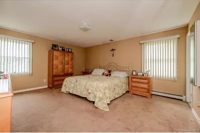 48 Meadow Lane, Hicksville, NY 11801 - Photo 10