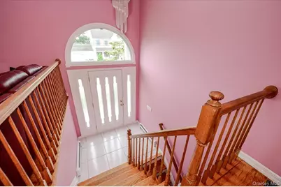 48 Meadow Lane, Hicksville, NY 11801 - Photo 2