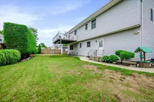 48 Meadow Ln, Hicksville, NY 11801 - Photo 24