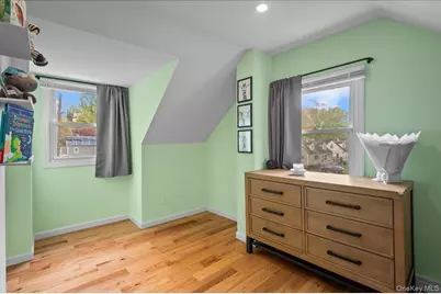 6 Cantitoe Road, Yonkers, NY 10710 - Photo 22