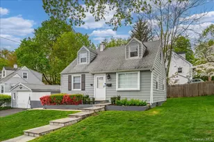 6 Cantitoe Rd, Yonkers, NY 10710 - Photo 2
