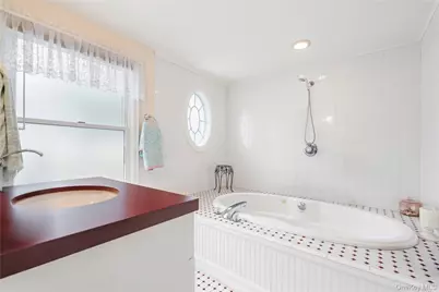 56 Ocean Avenue, Hampton Bays, NY 11946 - Photo 20