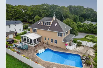 56 Ocean Avenue, Hampton Bays, NY 11946 - Photo 2
