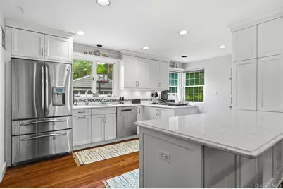 17 Monfort Road, Port Washington, NY 11050 - Photo 6