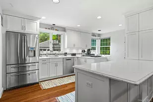17 Monfort Rd, Port Washington, NY 11050 - Photo 6