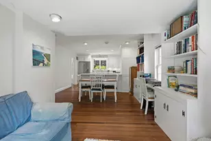 17 Monfort Rd, Port Washington, NY 11050 - Photo 10