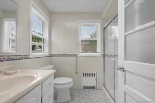 251-47 42nd Ave, Little Neck, NY 11363 - Photo 16
