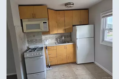 140 N Forest Avenue #2nd Floor, Rockville Centre, NY 11570 - Photo 2