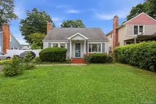 5 Putnam Pl, Huntington Station, NY 11746 - Photo 2