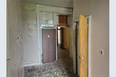 689 Greene Avenue, Brooklyn, NY 11221 - Photo 8