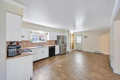 99 Schneider Lane, Hauppauge, NY 11788 - Photo 26