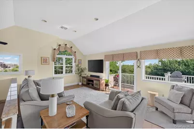 266 Clinton Avenue, Patchogue, NY 11772 - Photo 16