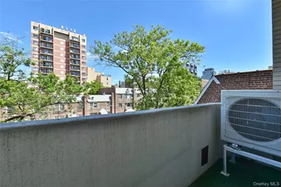 133-38 Avery Avenue #3FA, Flushing, NY 11355 - Photo 8