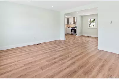 90 Sunrise Avenue, Riverhead, NY 11901 - Photo 10