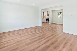 90 Sunrise Ave, Riverhead, NY 11901 - Photo 10