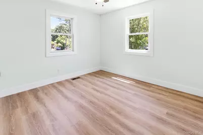 90 Sunrise Avenue, Riverhead, NY 11901 - Photo 14