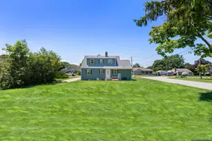 90 Sunrise Ave, Riverhead, NY 11901 - Photo 4