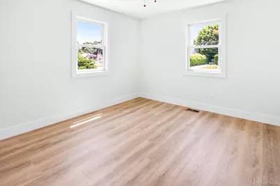 90 Sunrise Avenue, Riverhead, NY 11901 - Photo 16
