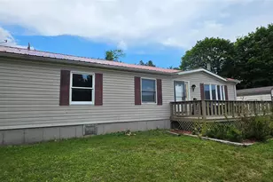 32 Meadow St, Livingston Manor, NY 12758 - Photo 2
