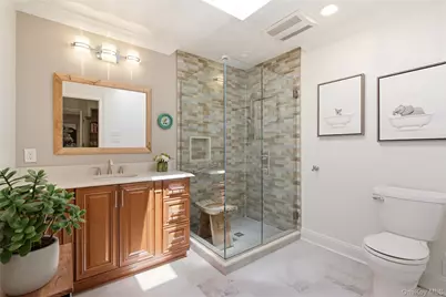 323 Baltustrol Circle, Roslyn, NY 11576 - Photo 18