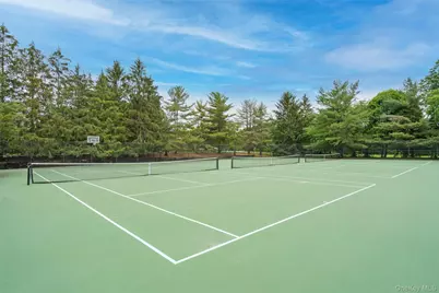 323 Baltustrol Circle, Roslyn, NY 11576 - Photo 38
