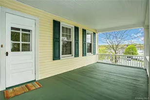 24 Youngs Hill Rd, Huntington, NY 11743 - Photo 4