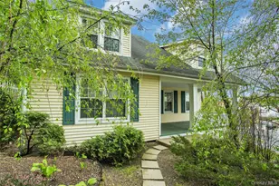 24 Youngs Hill Rd, Huntington, NY 11743 - Photo 2