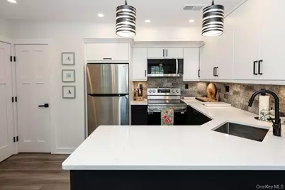 107 Whalers Cove, Babylon, NY 11702 - Photo 6