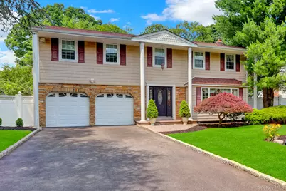 140 Wedgewood Drive, Hauppauge, NY 11788 - Photo 2