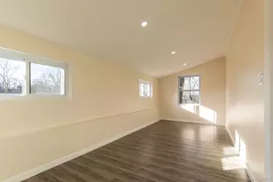 13 Knoll Pl, Glen Cove, NY 11542 - Photo 10