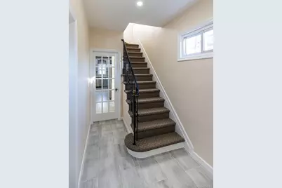 13 Knoll Place, Glen Cove, NY 11542 - Photo 2