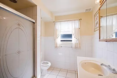12-52 Bay Park Place, Bayswater, NY 11691 - Photo 32