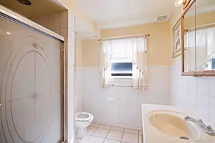 12-52 Bay Park Pl, Bayswater, NY 11691 - Photo 32