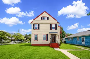 12-52 Bay Park Pl, Bayswater, NY 11691 - Photo 2