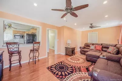 12-52 Bay Park Place, Bayswater, NY 11691 - Photo 14