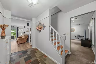 2 Summerset Drive, Wallkill, NY 12589 - Photo 8