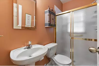 96 Plainview Road, Woodbury, NY 11797 - Photo 32
