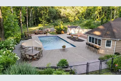 96 Plainview Road, Woodbury, NY 11797 - Photo 28