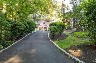 96 Plainview Rd, Woodbury, NY 11797 - Photo 38