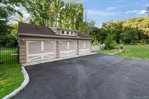 96 Plainview Rd, Woodbury, NY 11797 - Photo 36